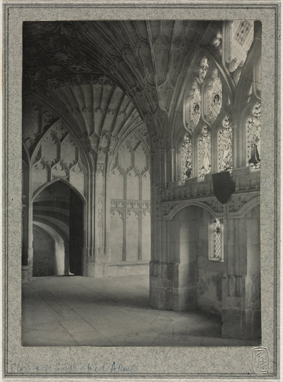 Gloucester Cathedral - Cloisters: South and West Alleys de Frederick Henry Evans