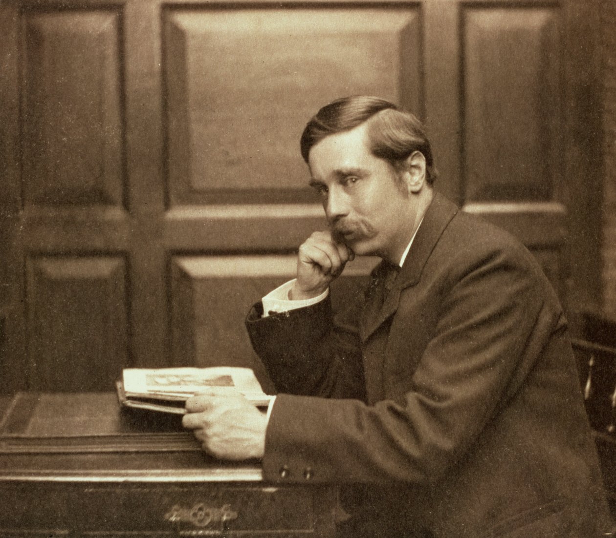 HG Wells, autor británico de Frederick Hollyer