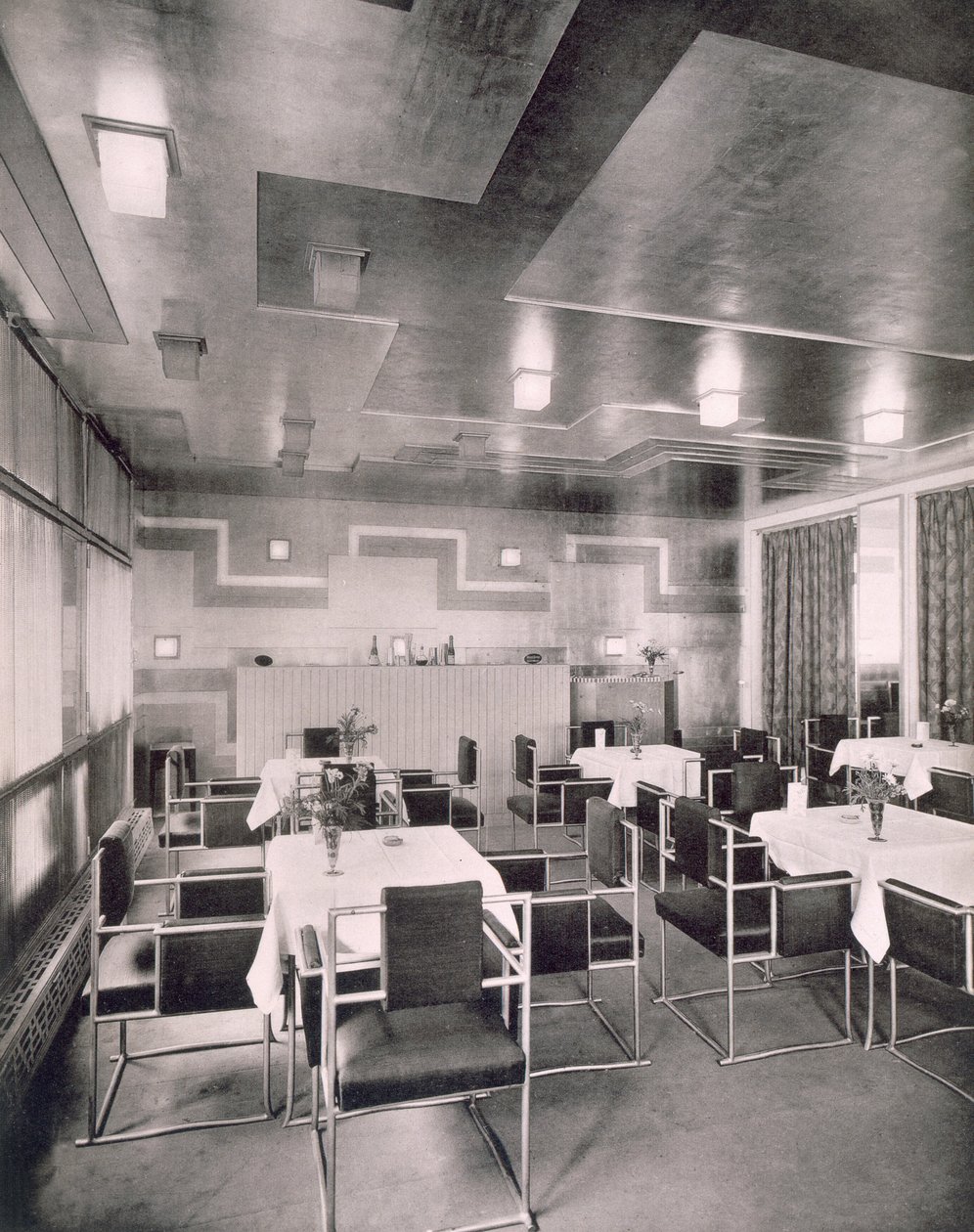 Una sala de té en la tienda de Robert Bely, diseñada por el arquitecto Pierre Patout, 1920s de French Photographer