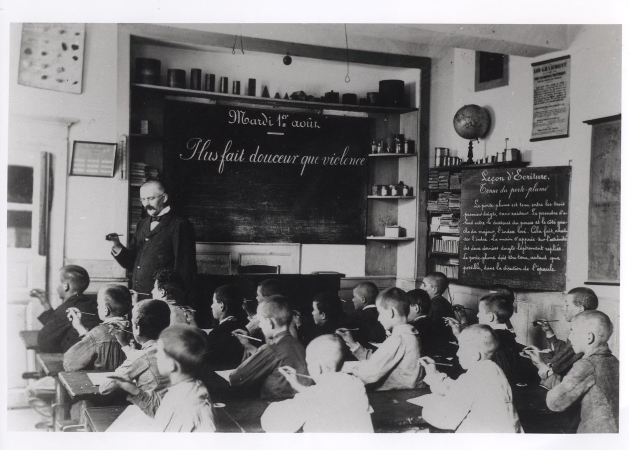Niños en un aula de French Photographer