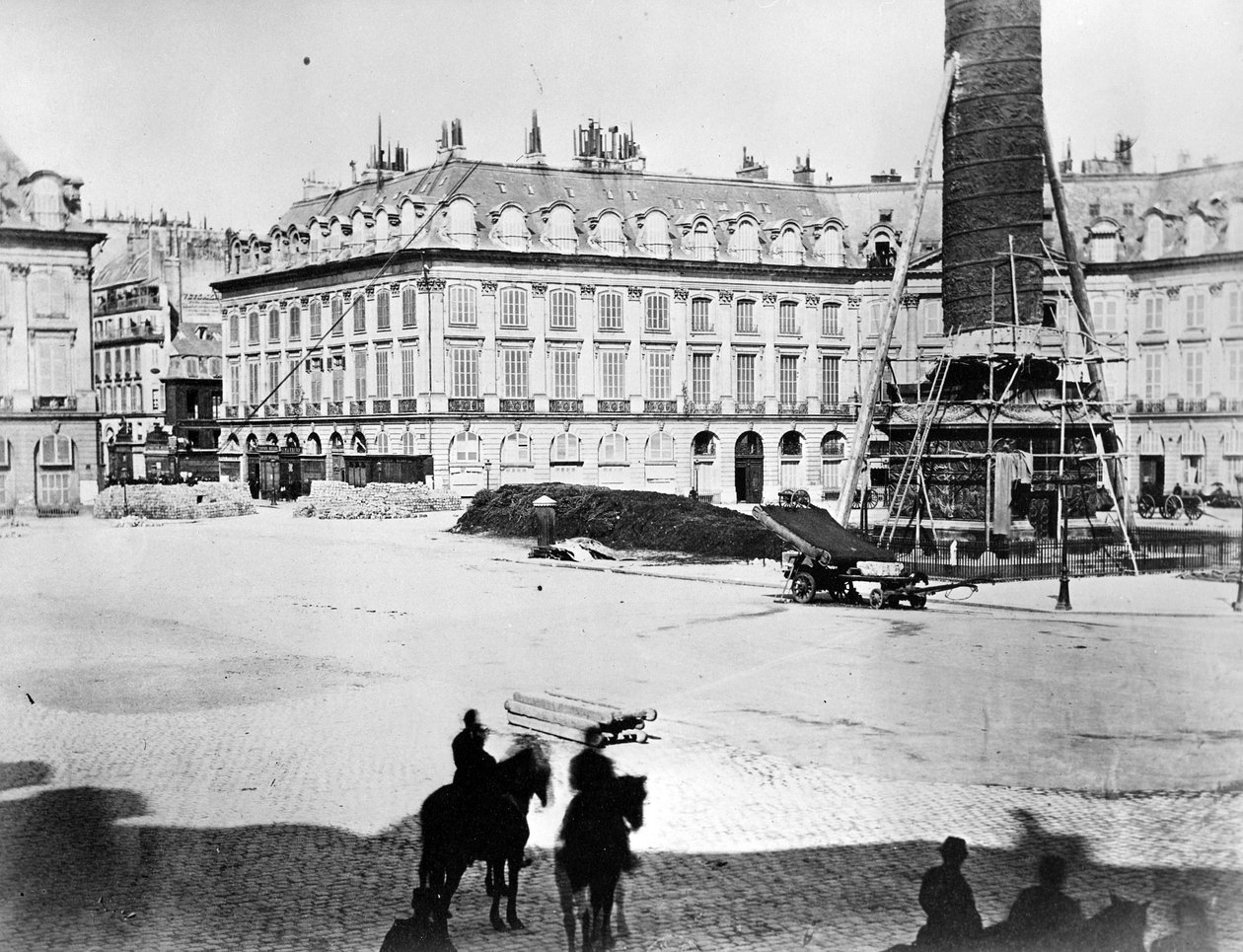 Desmantelamiento de la Columna Vendôme, 1871 de French Photographer