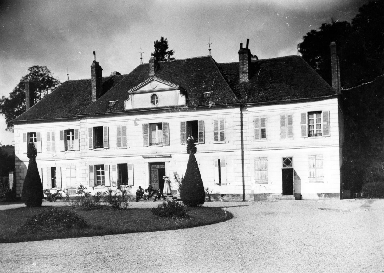 Fachada del Relais, la casa de los Natanson en Villeneuve sur Yonne de French Photographer