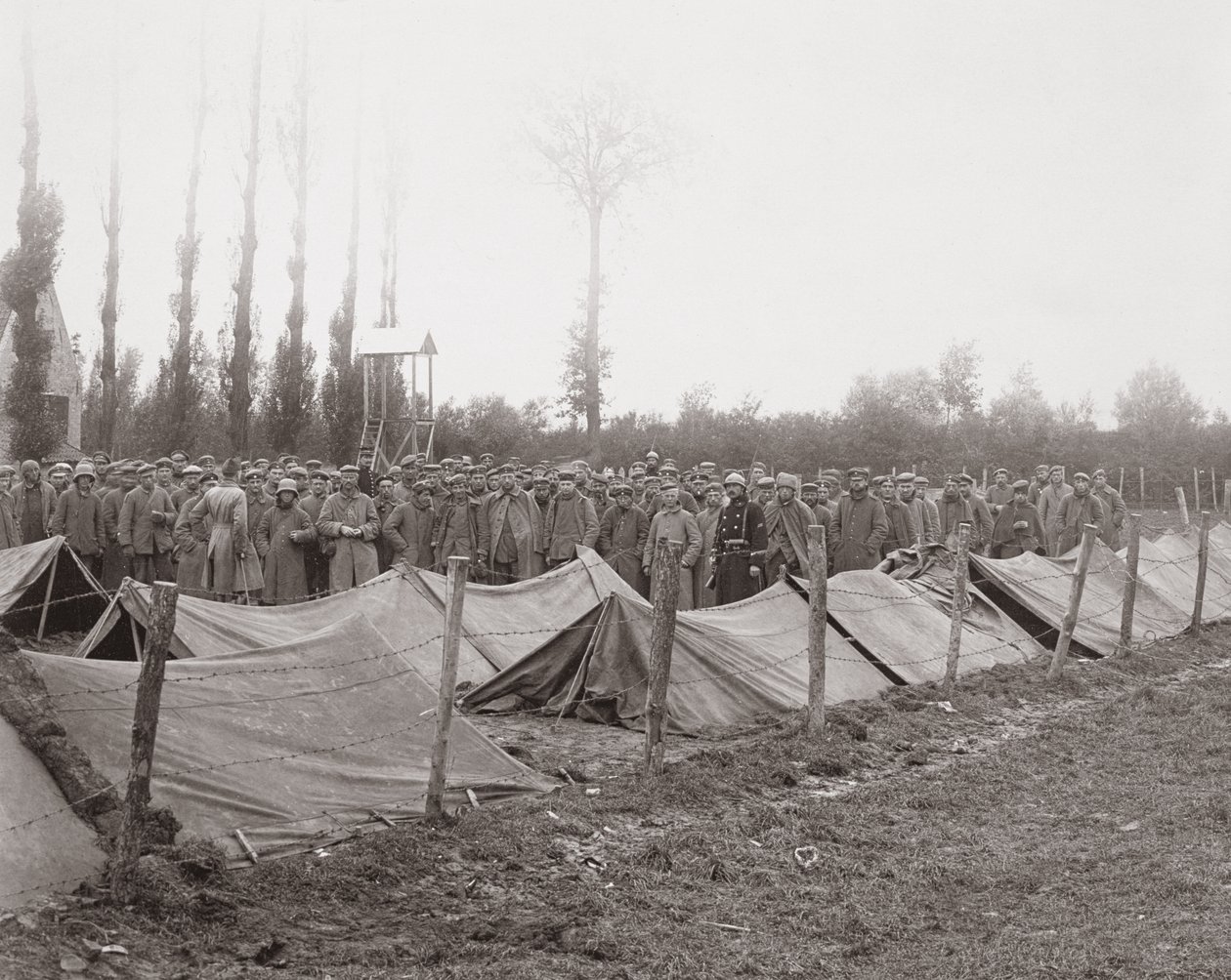 Prisioneros alemanes en Reigersvliet en el frente belga, 6 de marzo de 1918 de French Photographer