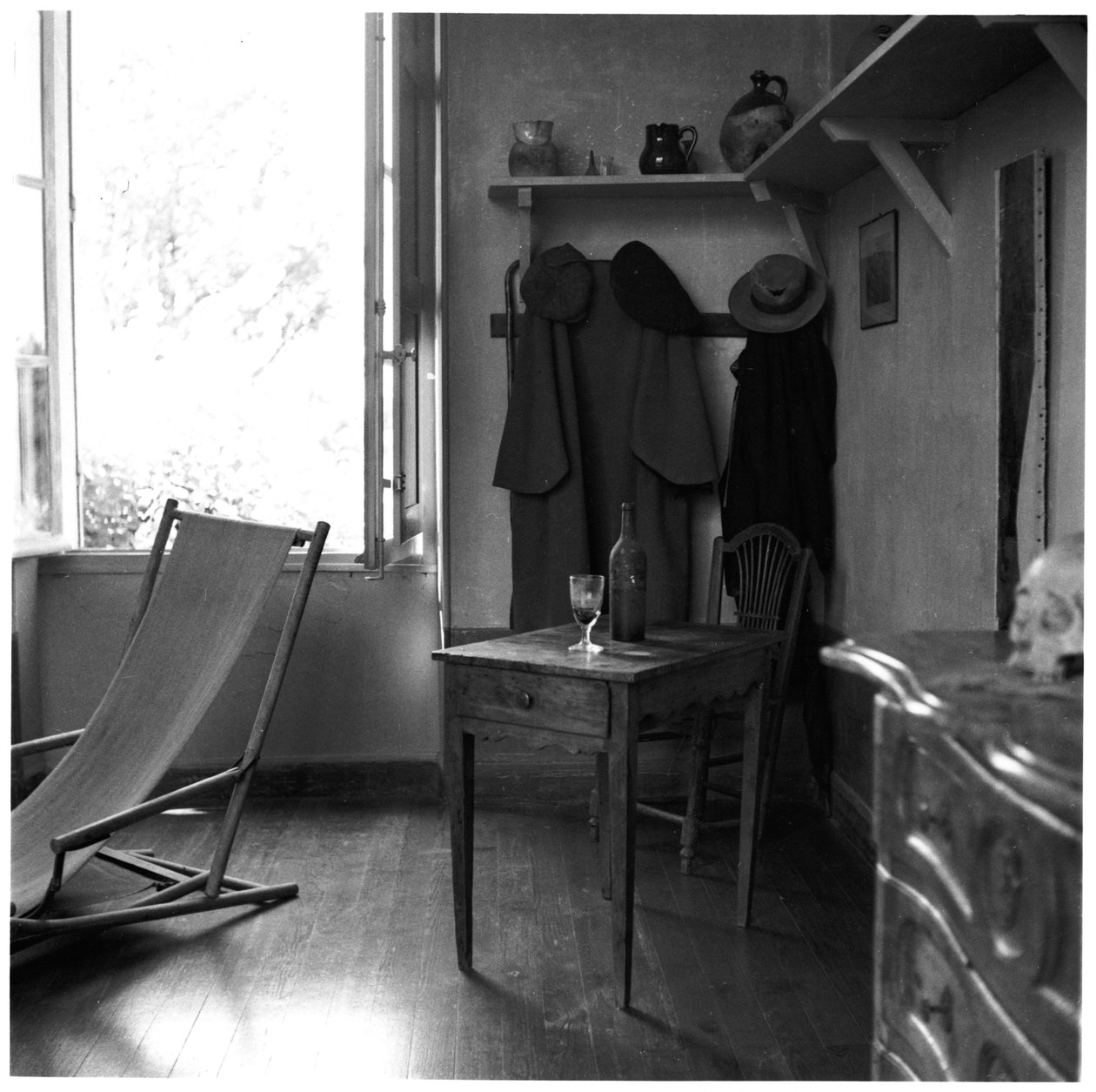 Interior del estudio de Cézanne en Aix-en-Provence, c.1900-02 de French Photographer