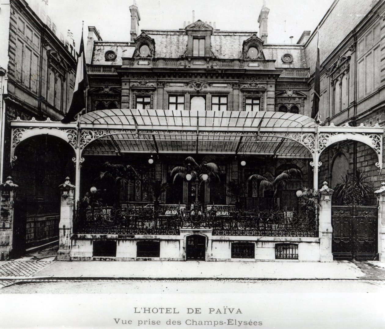 El Hotel de Paiva en los Campos Elíseos de French Photographer