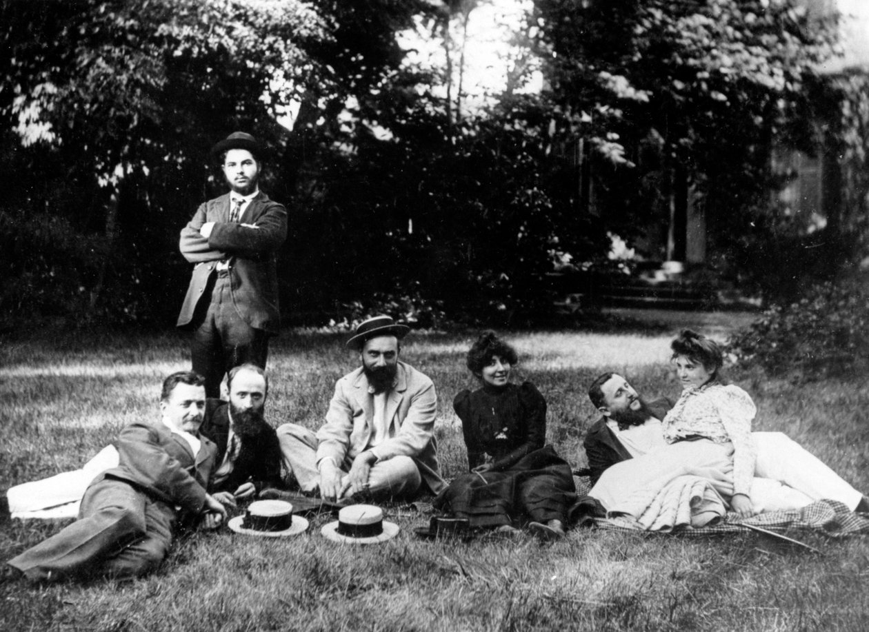 Miembros del grupo Nabis sentados en el jardín del Relais, la casa de los Natanson en Villeneuve sur Yonne de French Photographer