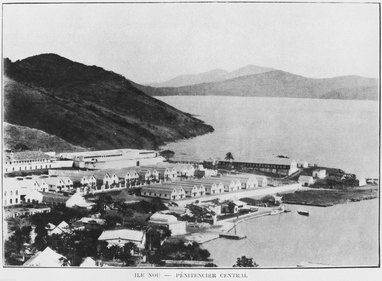 Nueva Caledonia, Isla de Nou, la prisión central, de La Dépêche Coloniale, 1903 de French Photographer
