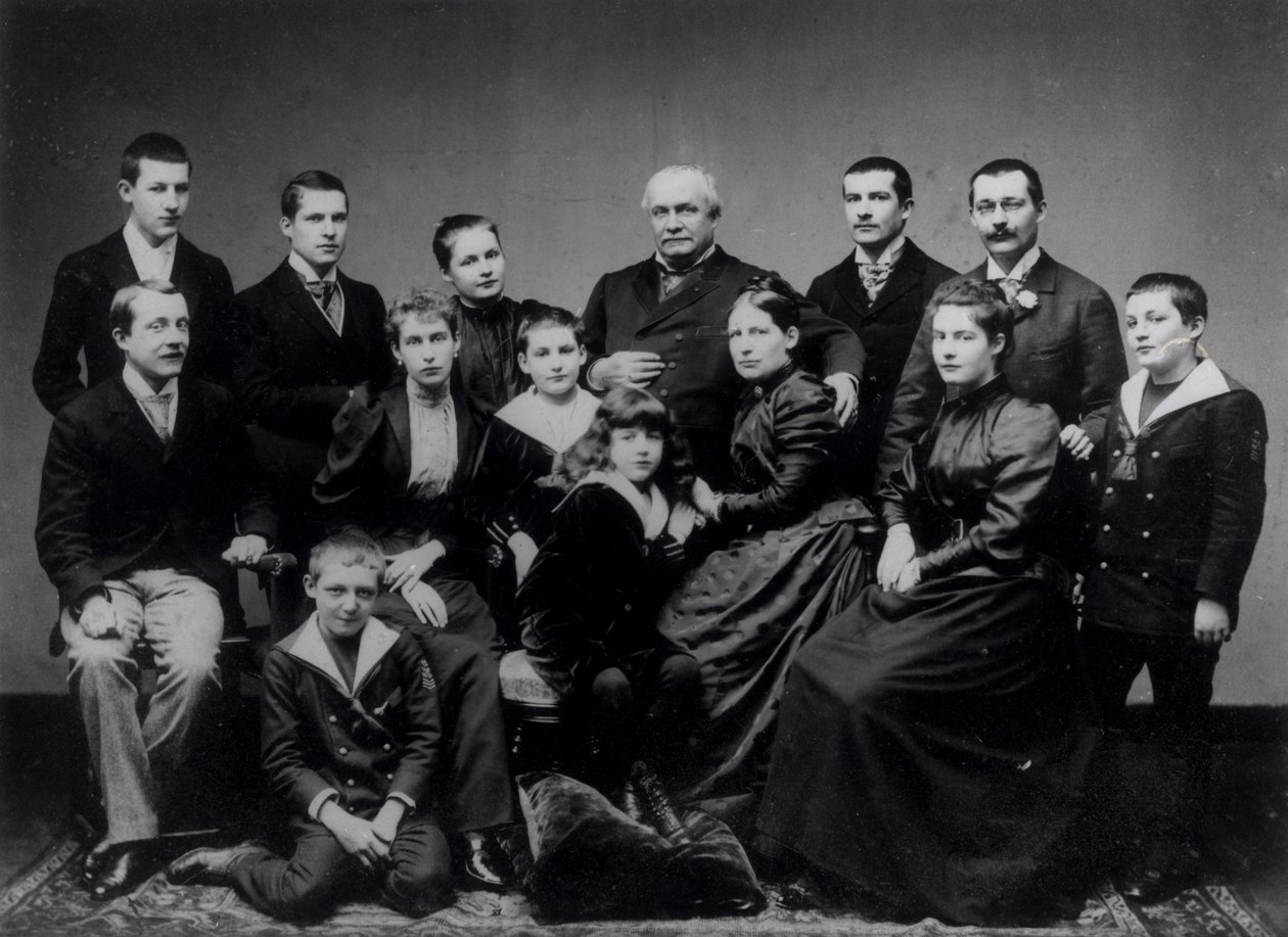 Retrato de una gran familia de Lyon, finales del siglo XIX de French Photographer