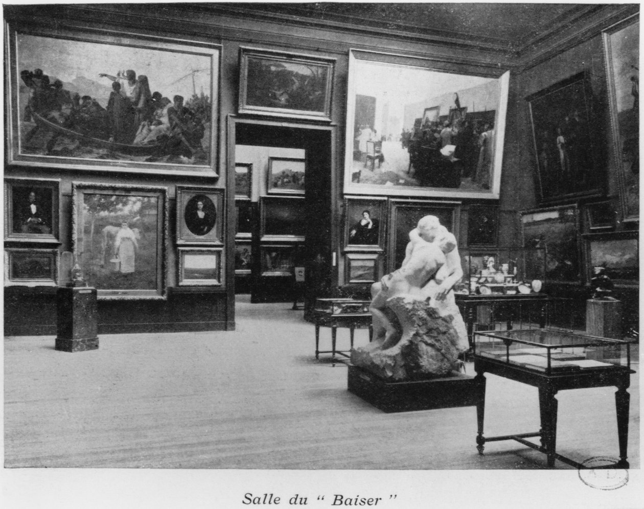 Sala del Beso de Auguste Rodin, Museo de Luxemburgo, París, c.1910 de French Photographer