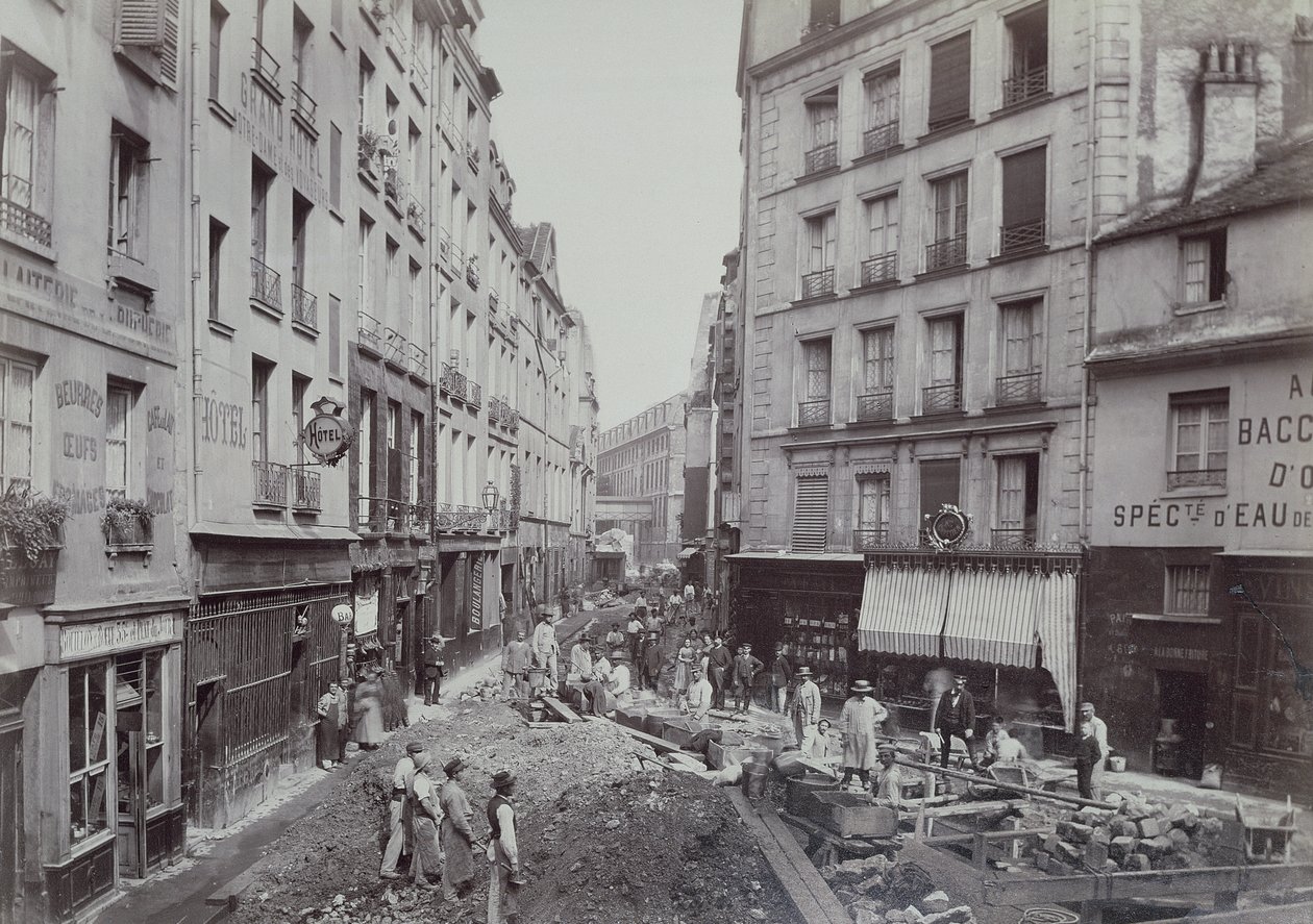 Obras de alcantarillado en la Rue de la Bucherie en París, 1889 de French Photographer