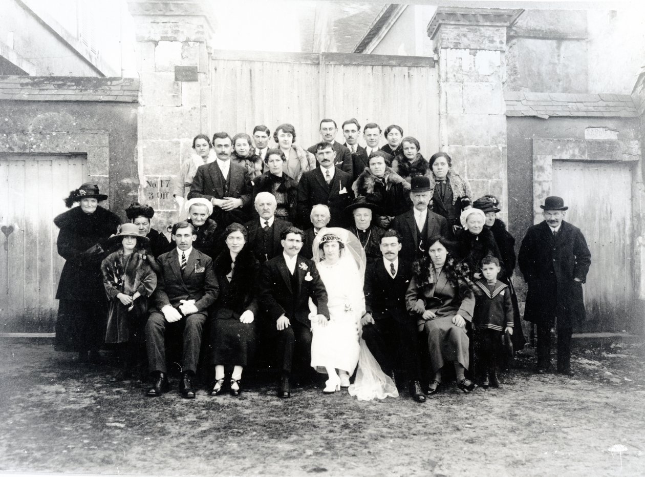 Fotografía de boda en la región de Sarthe, Francia, c.1920 de French Photographer
