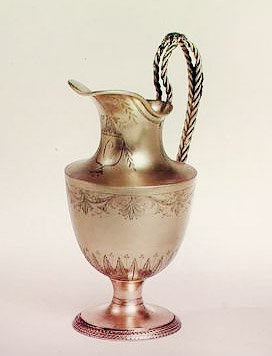 Jarra de crema, decorada con hojas formales y madreselva, París, c.1800 de French School