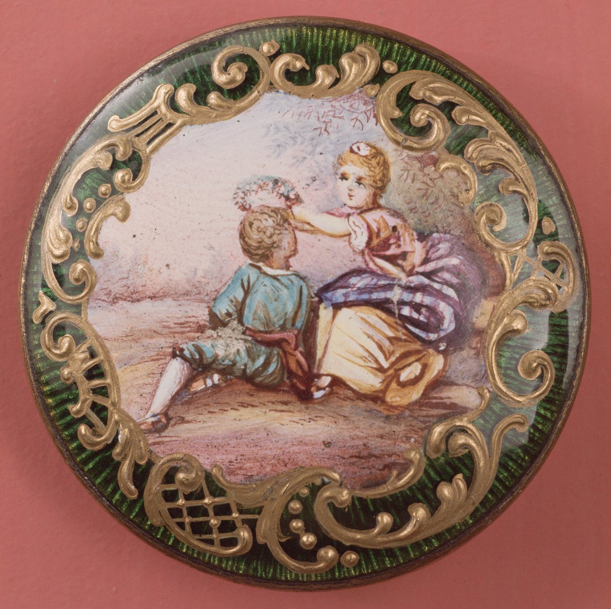 Botón esmaltado y dorado, francés, mediados del siglo XIX de French School