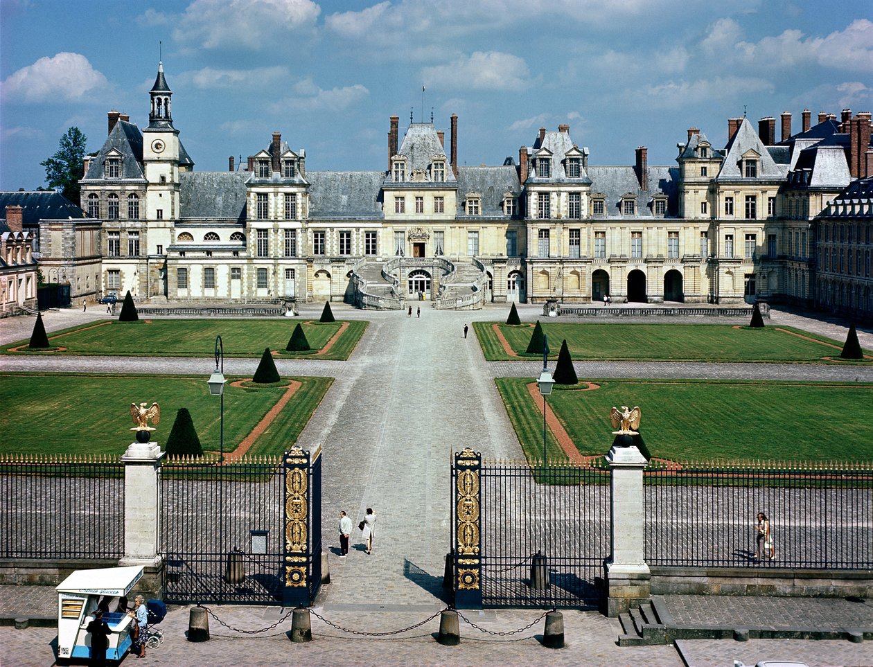 Vista del exterior de French School