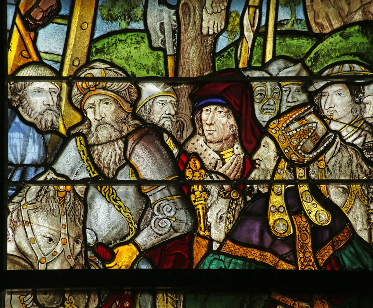 Ventana que representa a soldados, sacerdotes y nobles en la Crucifixión (detalle) de French School