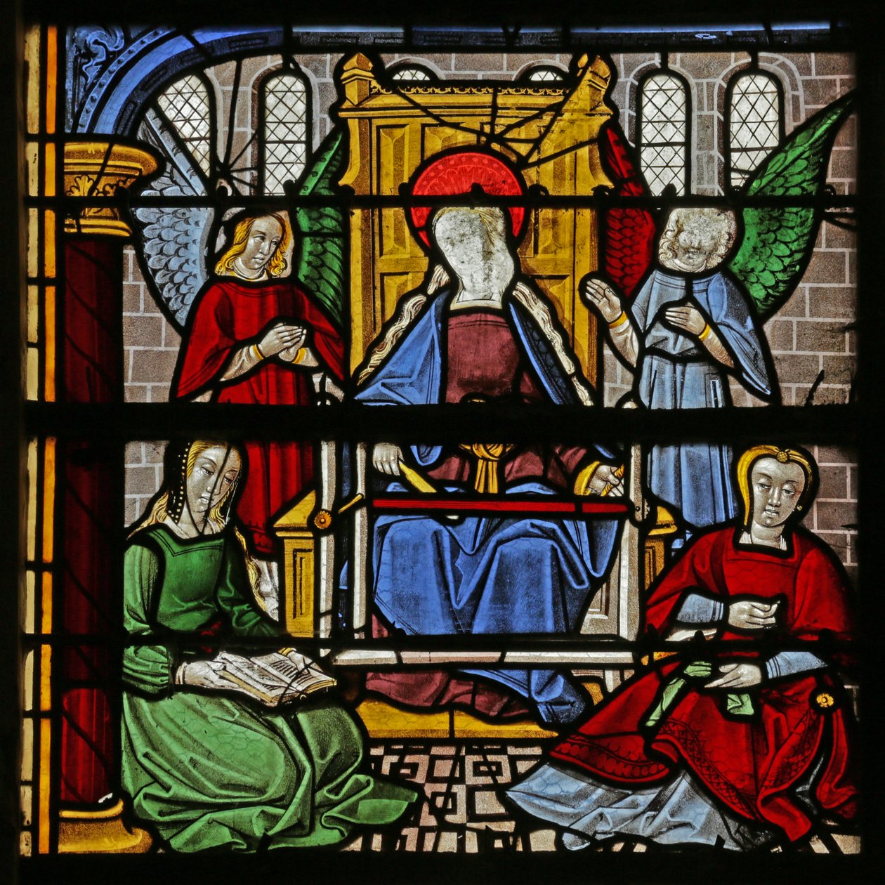 Vidriera que representa a la Virgen en el Templo de French School