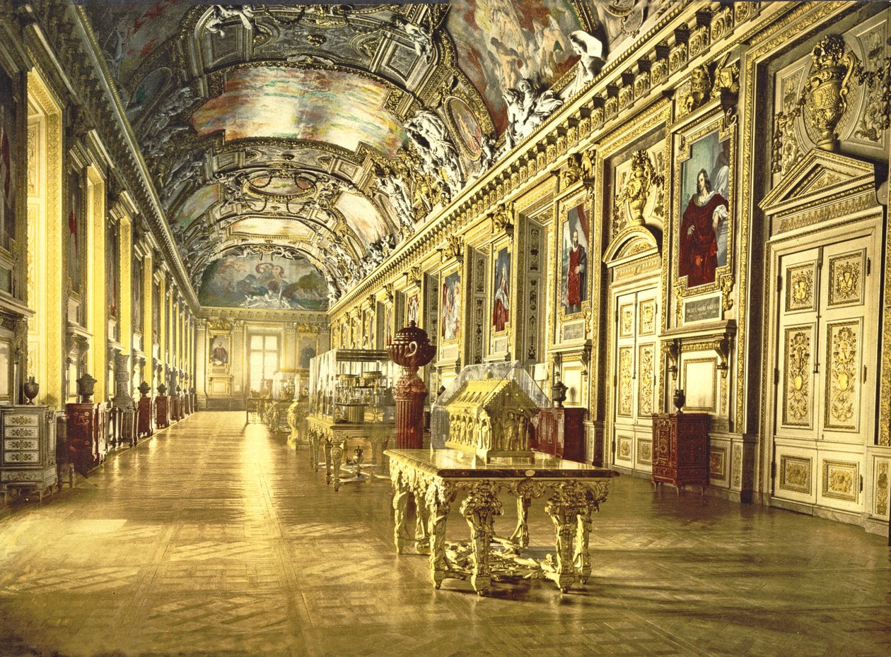 Una galería en el Louvre, París, 1890-1900 de French Photographer