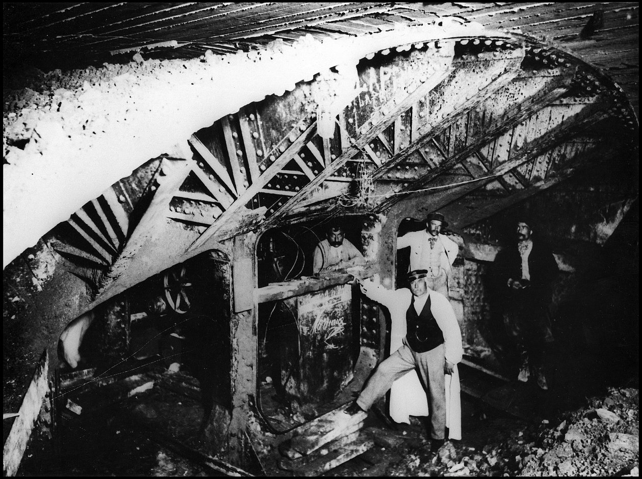 Construcción del metro de París - Obras del metro, línea 1 - fotografía de French Photographer