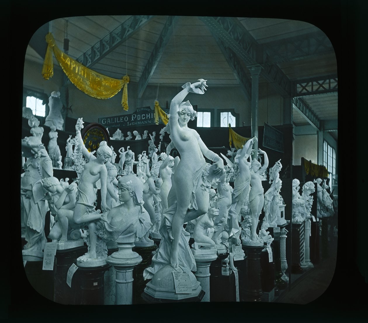 Exposición de París: Palacio de Manufacturas Nacionales, 1900 de French Photographer