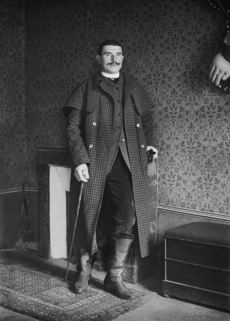 Retrato de un hombre, región de Bourmont en Haute-Marne, circa 1880. Fotografía. Colección Ducos de French Photographer