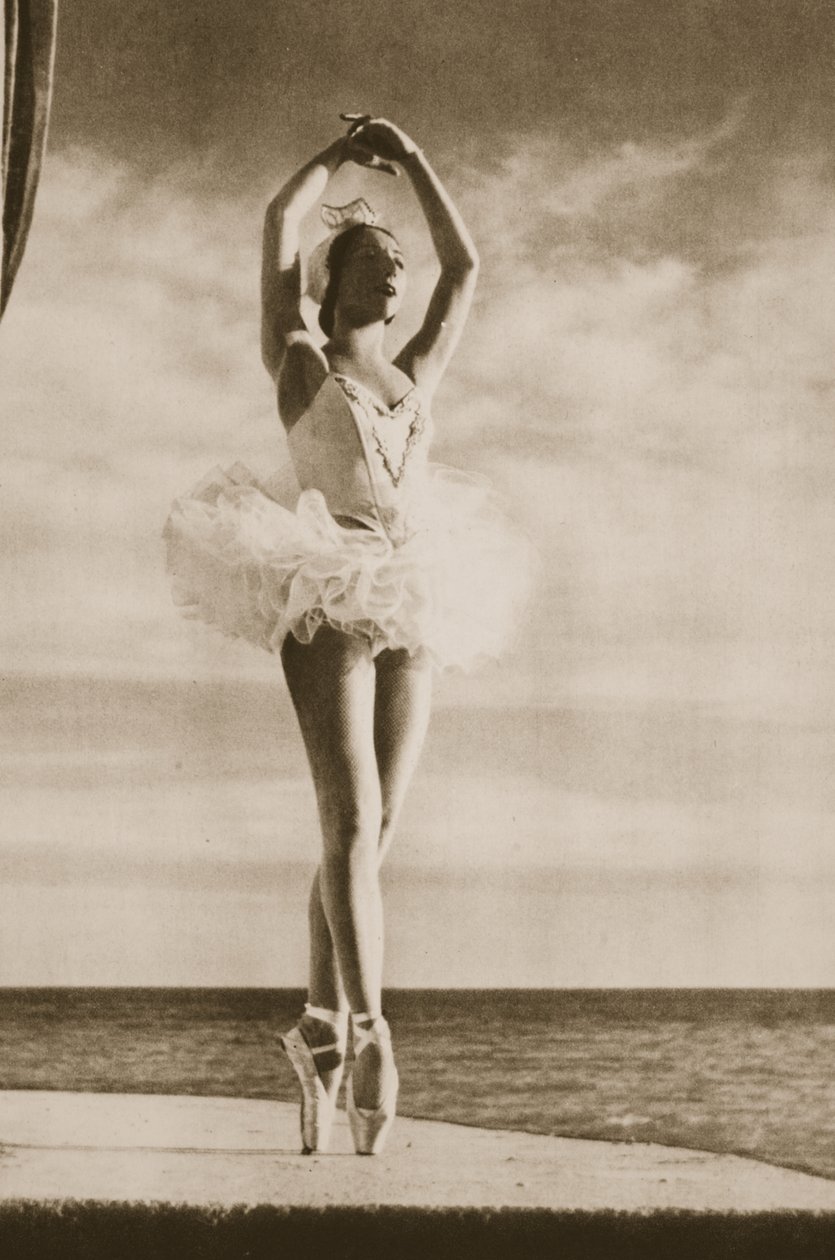 Rosella Hightower en El Lago de los Cisnes, del Grand Ballet de Monte-Carlo, 1949 de French Photographer