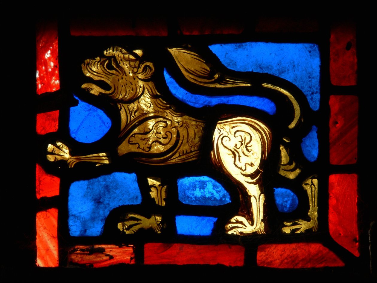 Una pieza de esquina que representa un león, de la ventana de la Pasión de French School