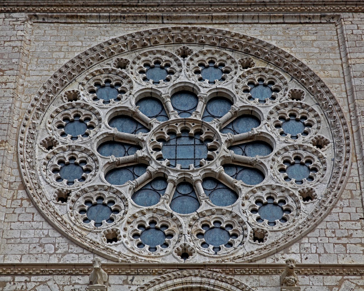 Vista exterior de la ventana rosa oeste de French School