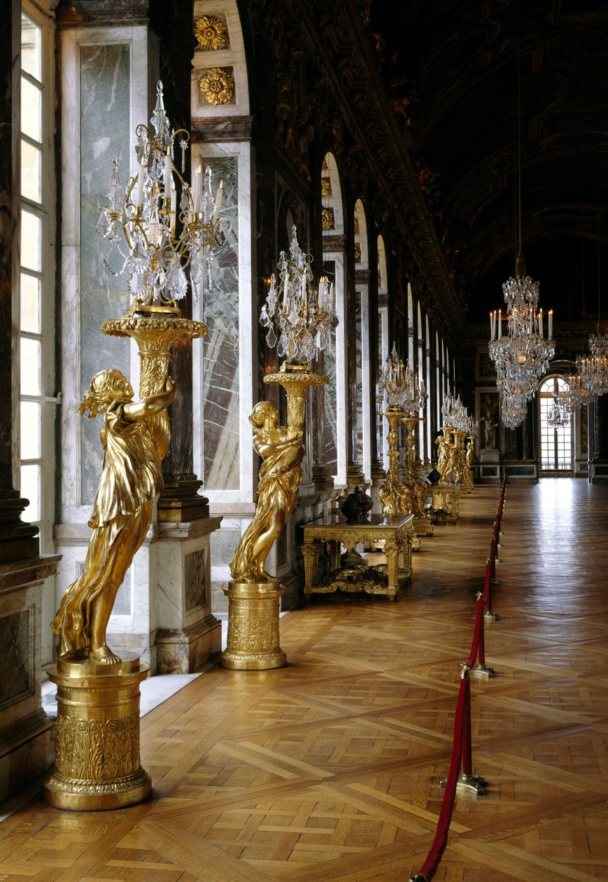 Arquitectura: vista de la Galería de Hielo restaurada. Museo del Palacio de Versalles de French School