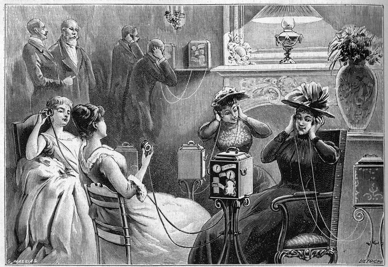 Audición del Teatrófono (audiciones teatrales en casa) en el salón de un gran hotel en París en 1892. de French School