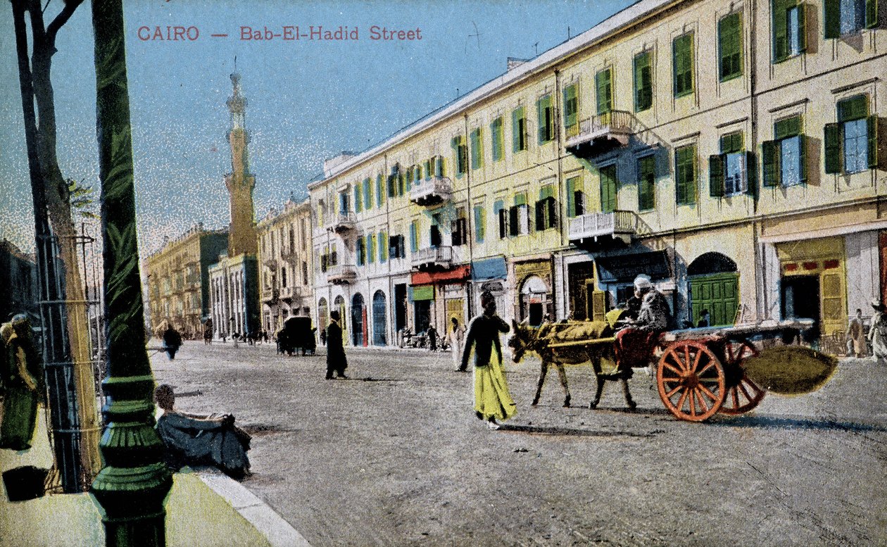 Postal de El Cairo: Calle Bab El Hadid, c. 1900 (postal) de French School