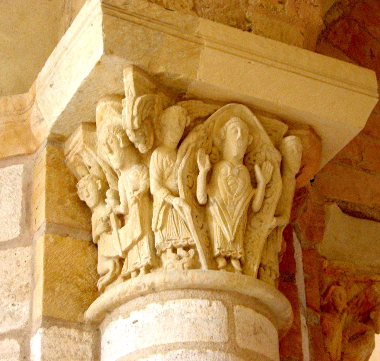 Capitel que representa la glorificación de San Martín de French School