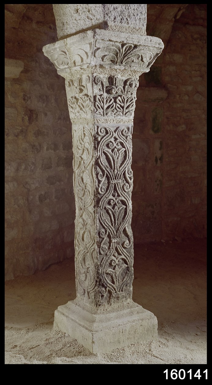 Pilar Carolingio, c.758 de French School