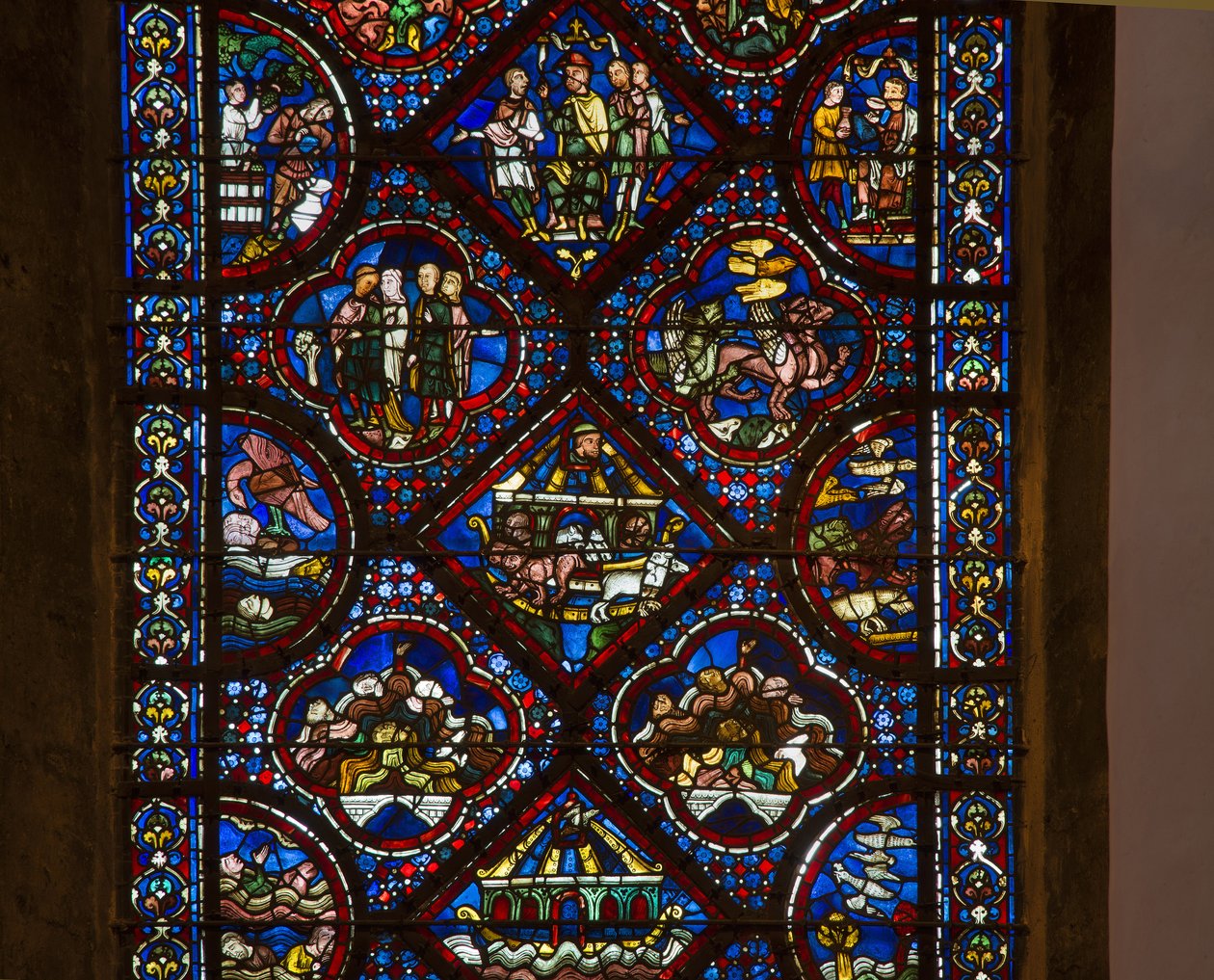 Catedral de Chartres, vidriera: la vida de Noé, (detalle) centro de French School