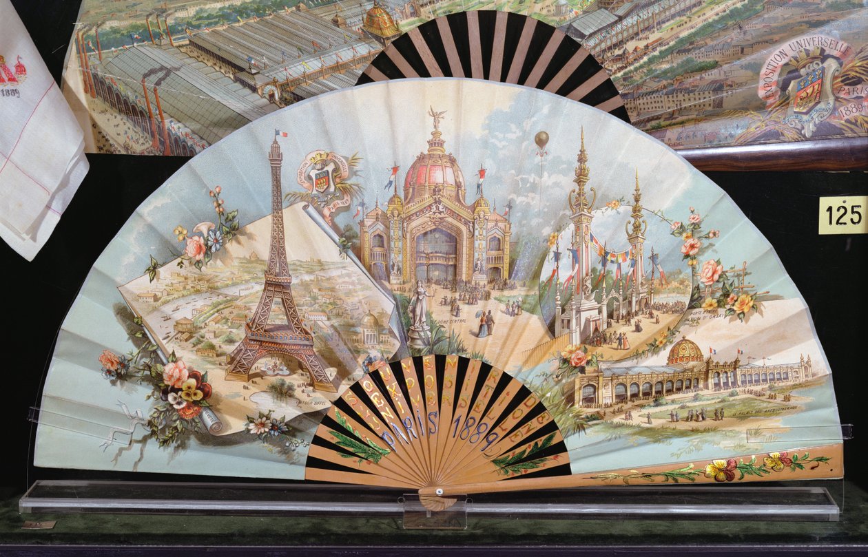 Abanico conmemorativo de la Exposición Universal de 1889 en París de French School