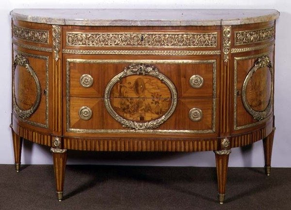 Cómoda, con paneles de marquetería de madera de tulipán, monturas de bronce dorado, por Joseph Stockel de French School