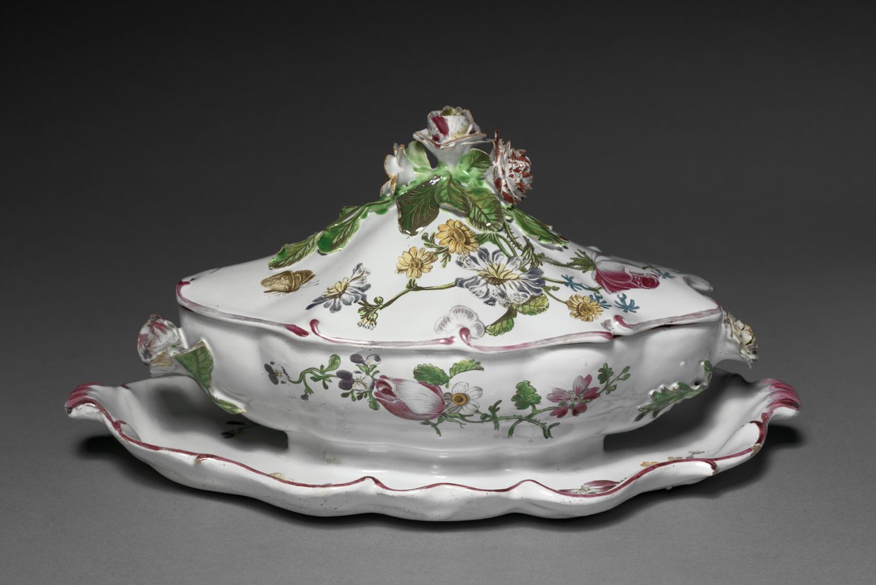 Sopera Cubierta con Soporte Adjunto, fabricante Fábrica Veuve Perrin, c.1765 de French School