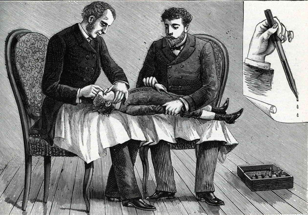 Doctores examinando los ojos de un niño e inyectando gotas para los ojos (grabado) 1888 de French School