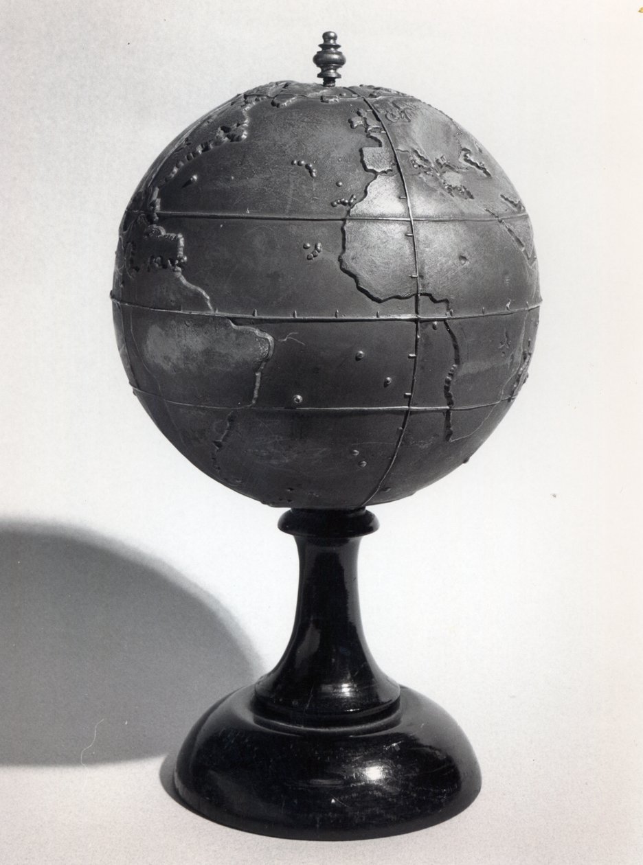 Globo educativo para ciegos de French School