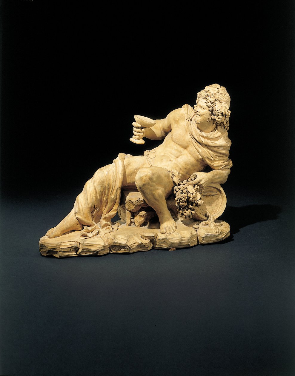 Figura de Baco reclinado con una copa de vino, c.1770 de French School