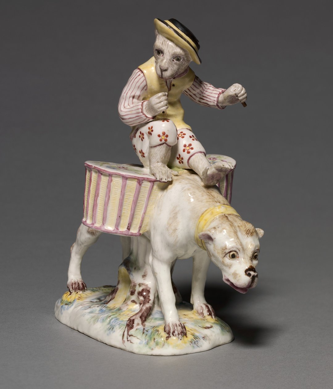 Figura de un Mono sobre un Perro, fabricante Fábrica de Mennecy-Villeroy, Francia, c.1760 de French School