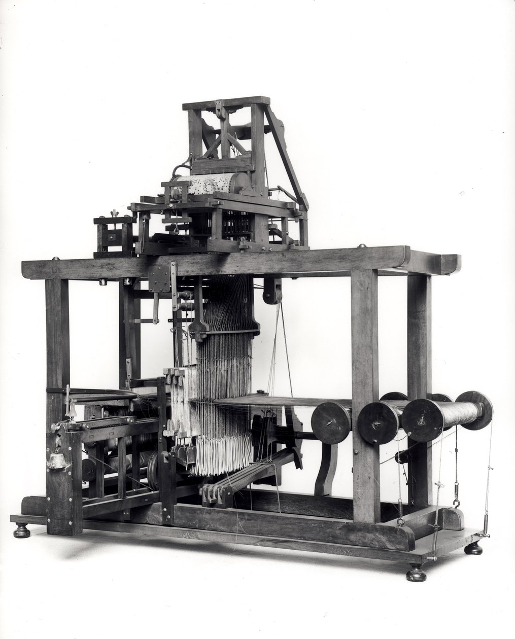 Primer telar totalmente automatizado inventado por Jacques de Vaucanson (1709-82) c.1745 de French School