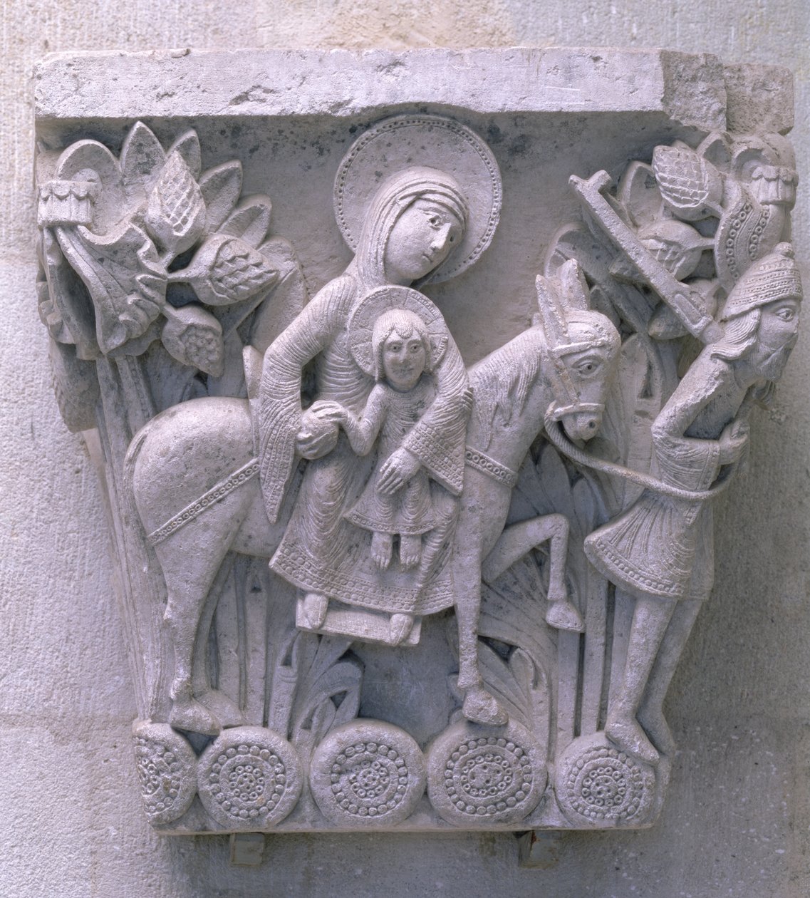 La huida a Egipto, capitel original de la nave de la catedral de French School