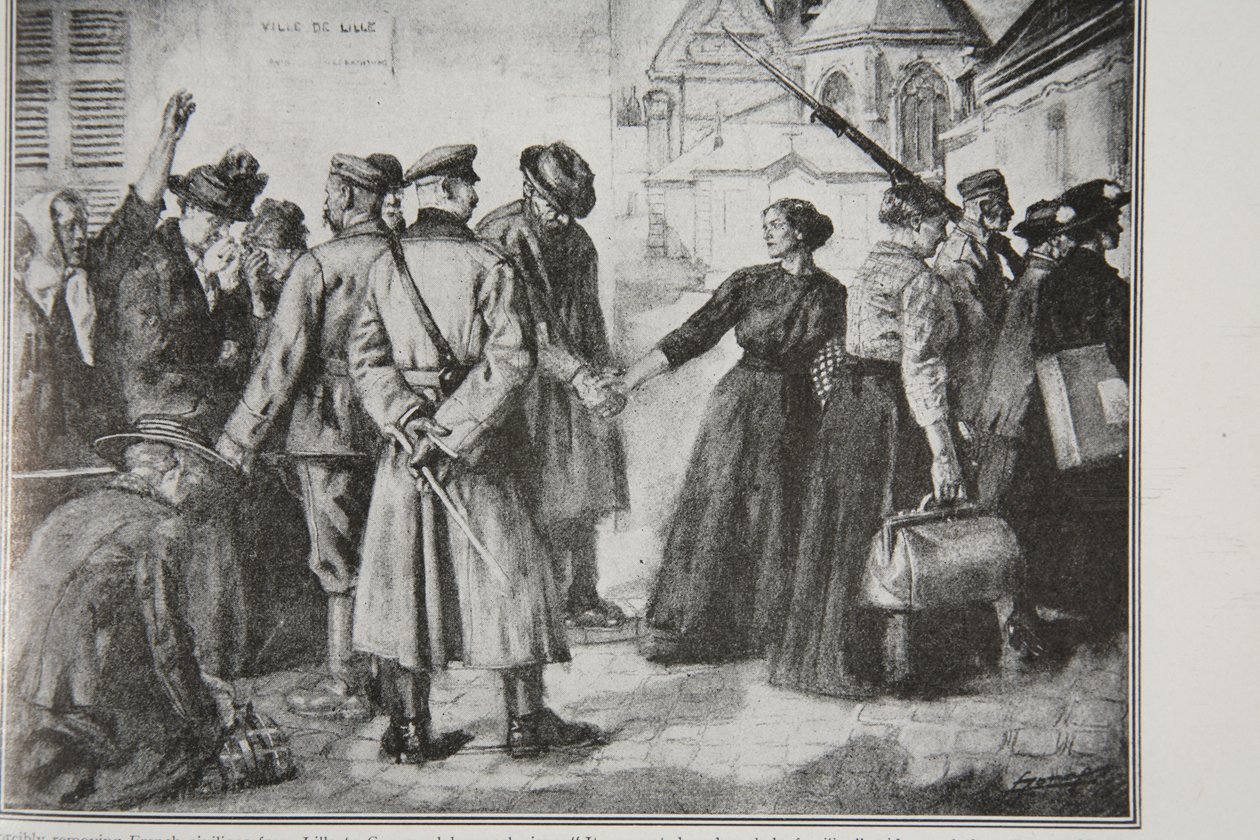 Removiendo por la fuerza a civiles franceses de Lille a colonias de trabajo alemanas, 1914-19 de French School