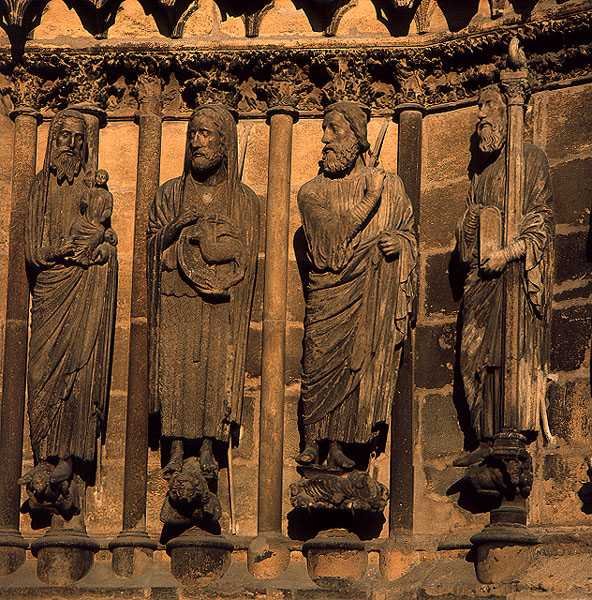 Cuatro figuras de la fachada de la Catedral, c.1230-40 de French School