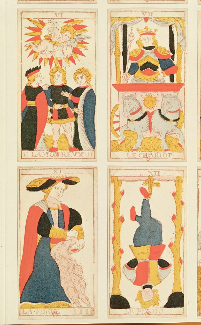 Cuatro cartas del tarot que representan Los Enamorados, El Carro, La Fuerza y El Colgado de French School