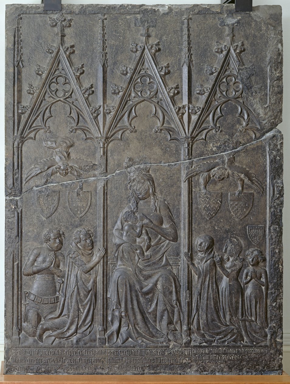 Estela funeraria de la familia Sacquespee, del cementerio de San Nicasio en Arras, 1376 de French School