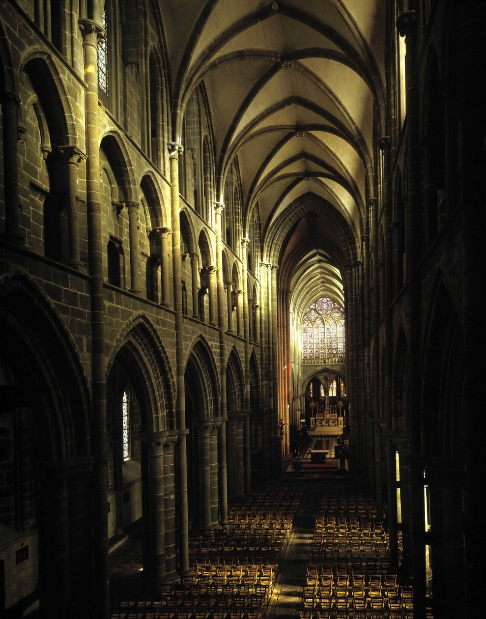 Vista interna de la Catedral Saint Samson de Dol de Bretagne (Ille y Vilaine) de French School