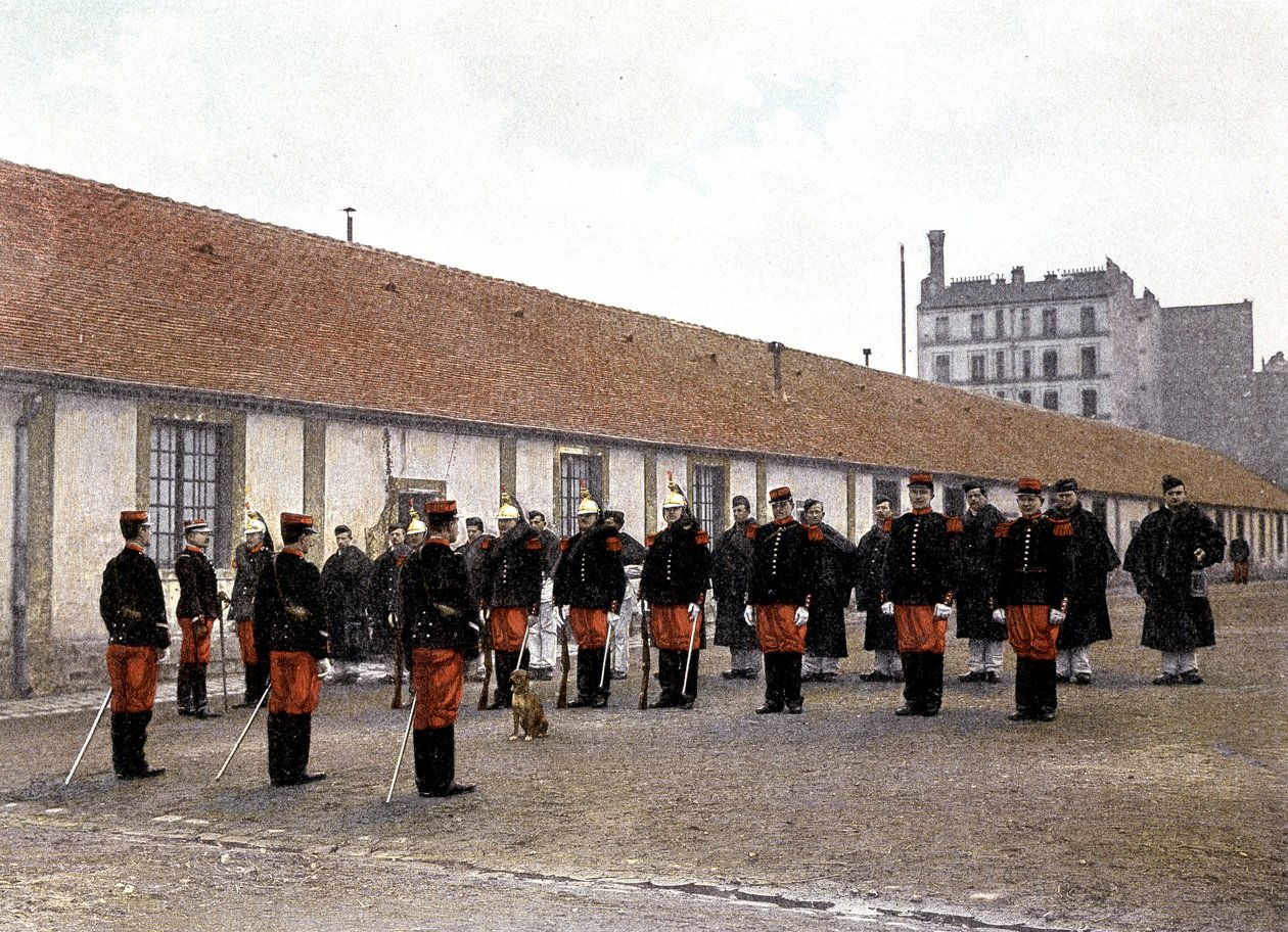 La parada - en "Álbum militar" - caballería: servicio doméstico de French School