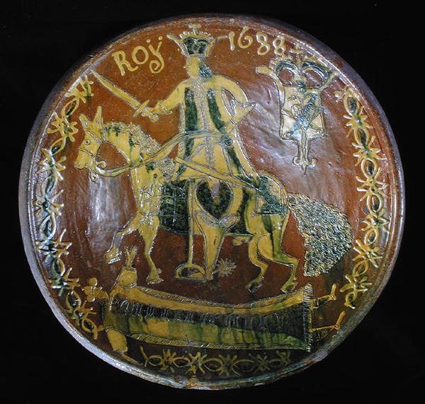 Plato redondo grande que representa a Luis XIV (1638-1715) a caballo, 1688 de French School