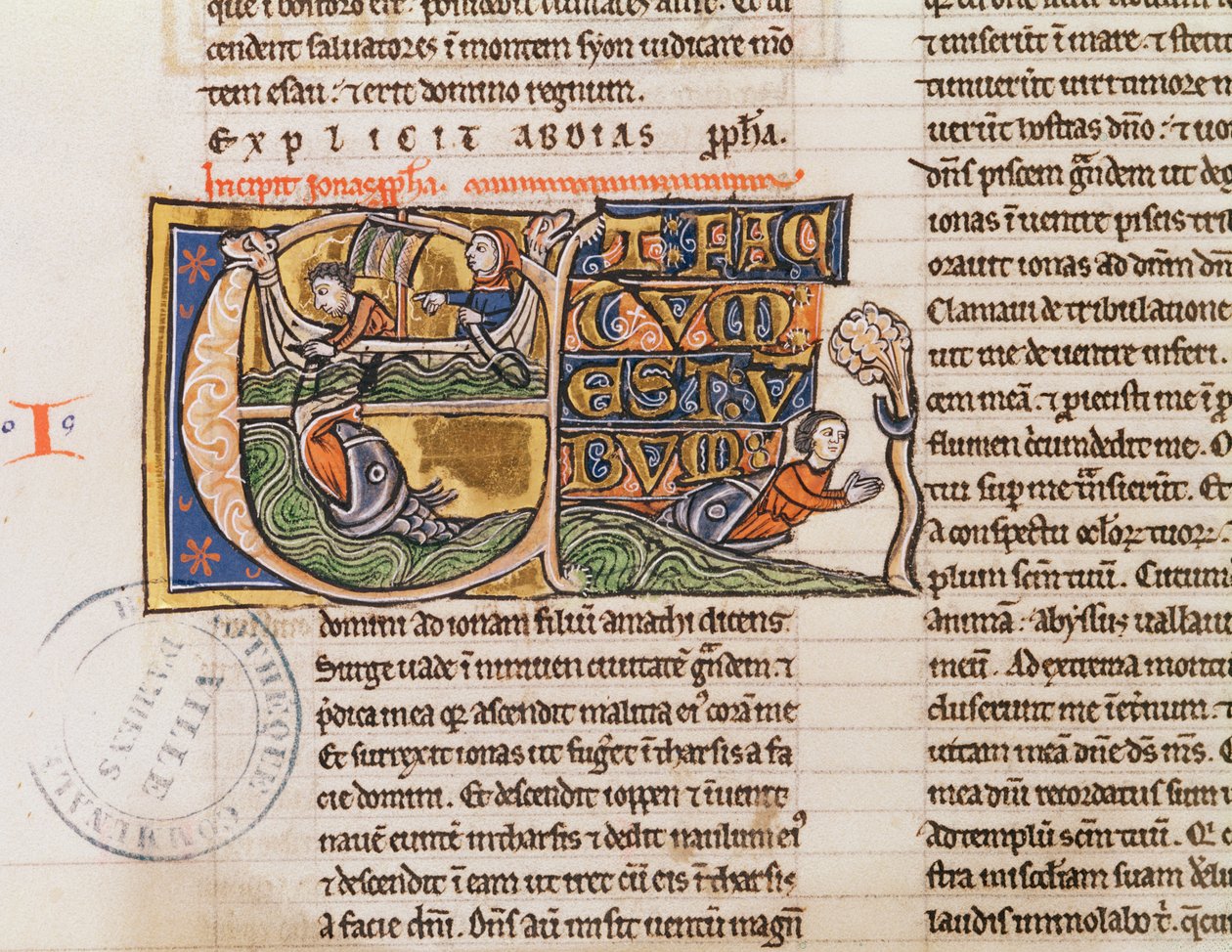 Ms 21 Fol.163v Inicial historiada E que representa a Jonás siendo arrojado al mar, de una biblia no especificada de French School